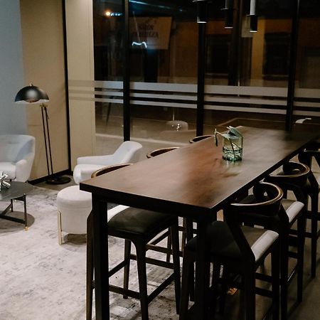 Apartamento Exclusivo Ciudad De Guatemala Zona 10 ภายนอก รูปภาพ